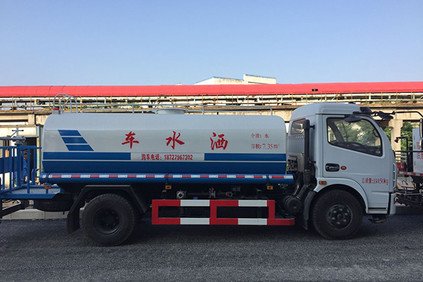 洒水车